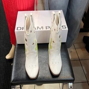 Dream Pairs White and Green Heeled Boots